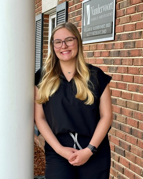 Katelyn Evans a front office coordinator at vandervoort family dentistry, tuscaloosa al