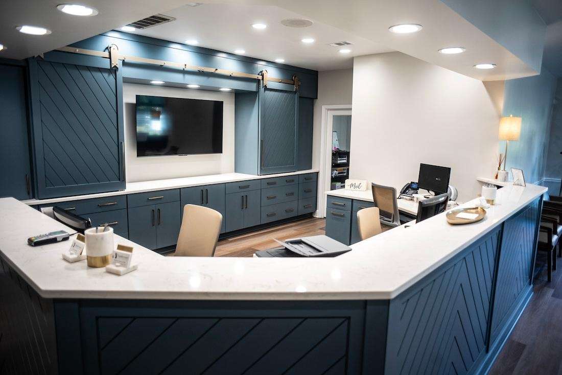 front desk at tuscaloosa dental office